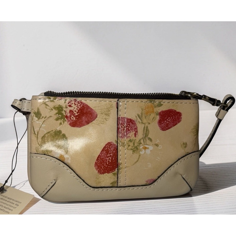 Patricia Nash Lula Wristlet "Patricia's Closet" Strawberry Print NWT